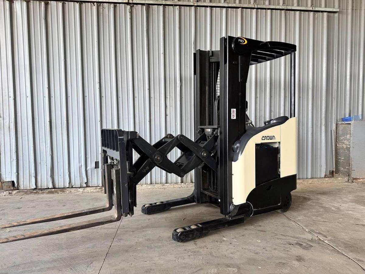 Used 2009 Crown RD5225-30