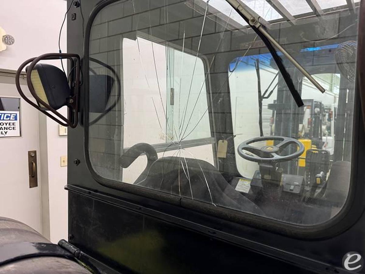 Refurbished 2000 Clark CGP30