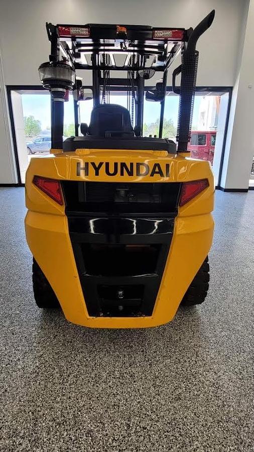 Used 143 HOURS! 2015 Hyundai 45D-9F - 10,000 LBS.