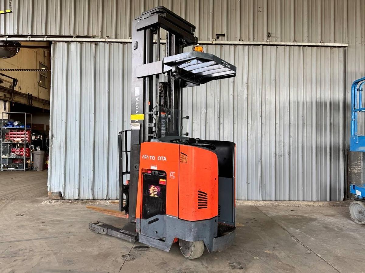 Used 2015 Toyota 9BRU23 Reach Truck - 271" Lift