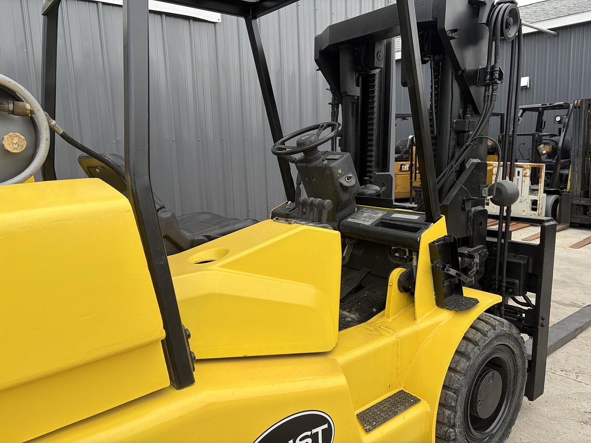 Used 2004 HOIST F180