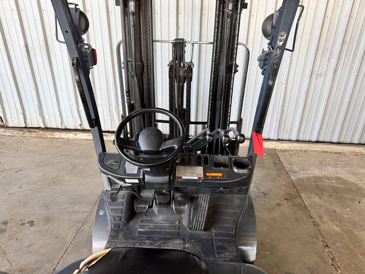 Refurbished 2012 Toyota 8FGCU25