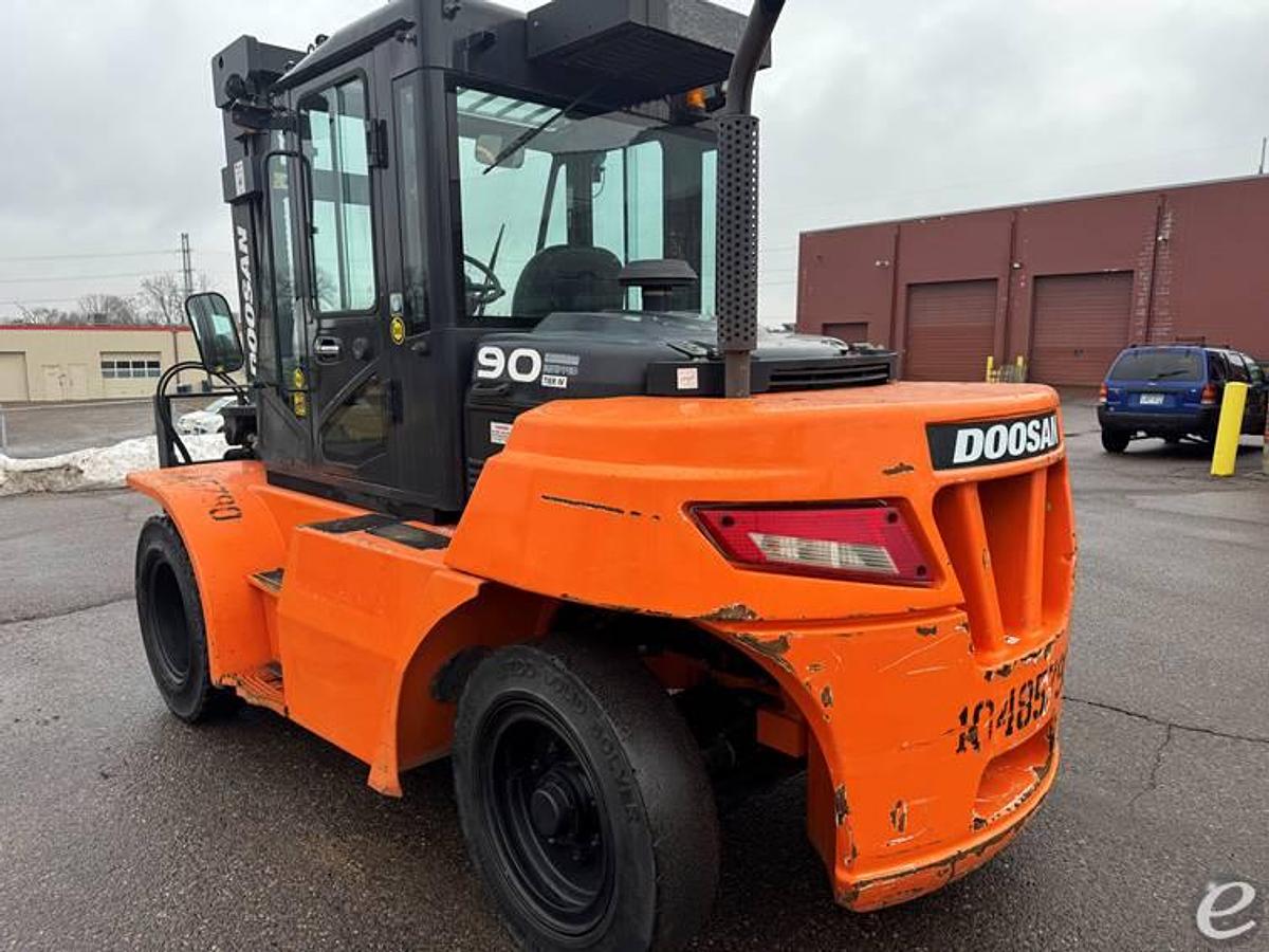 Used 2017 DOOSAN D120S-7 -  26,500 Lbs. CAPACITY