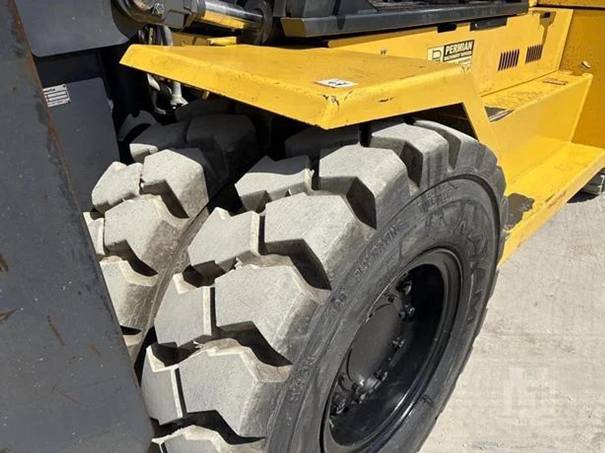 Used 2017 Komatsu FD160E-8