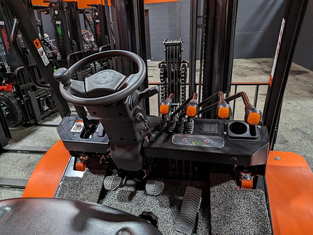 2026 Viper RTD30 Rough Terrain Forklift w CAB!