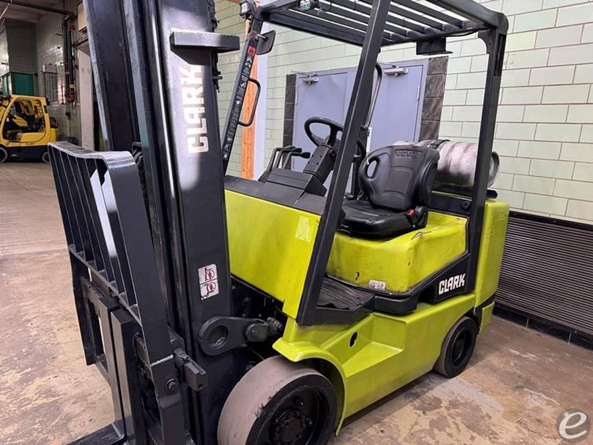 Used 1998 Clark CGC30