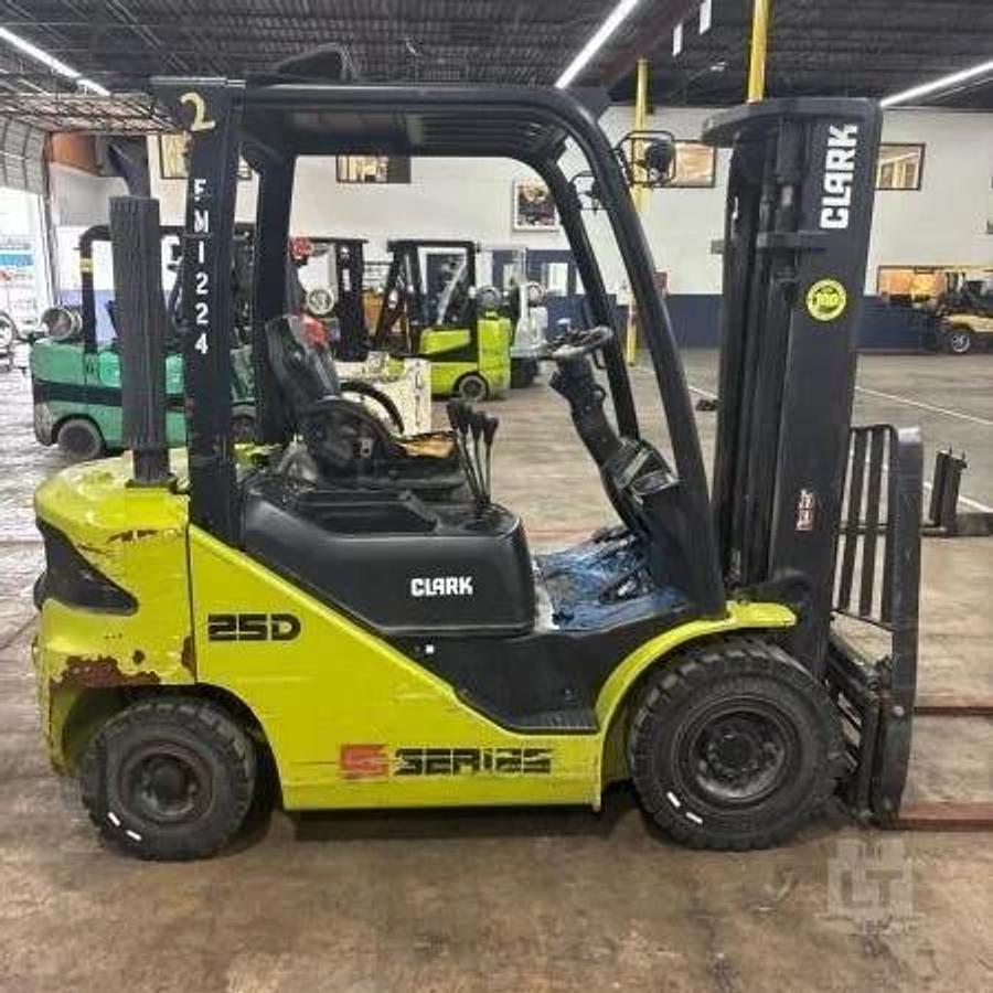 Used 2019 Clark S25D W/ WARRANTY