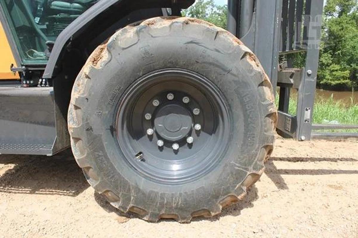 Used 2024 CASE 588H