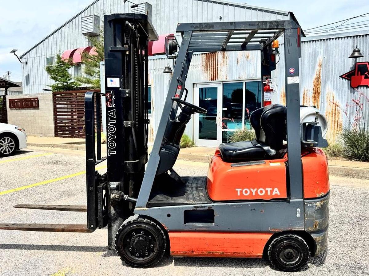 Used 3,000 lb. Toyota 42-6FGCU15 - 1105 HOURS!!!