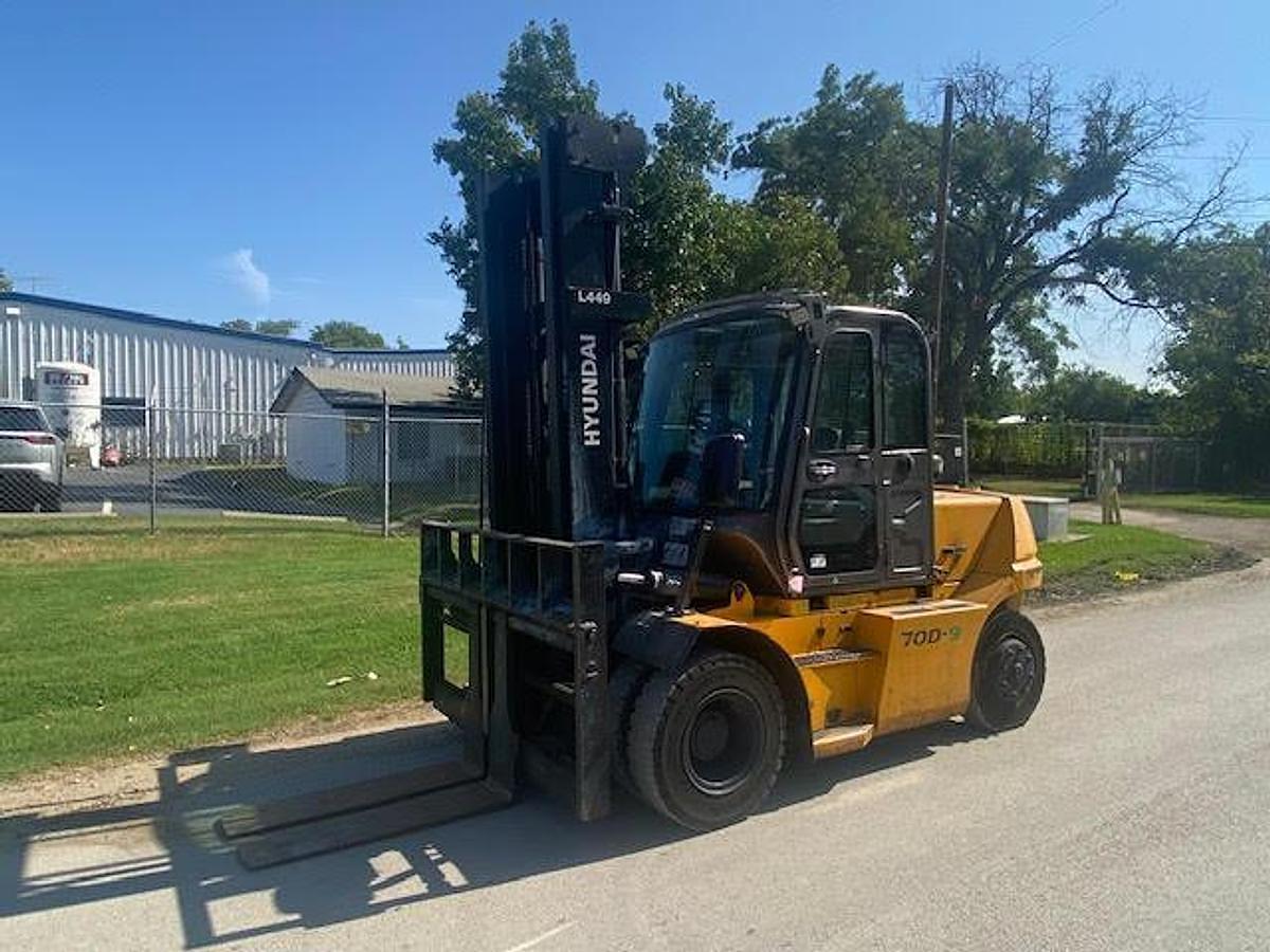 Used 2016 Hyundai 70D-9 W/ 3,445 HOURS!