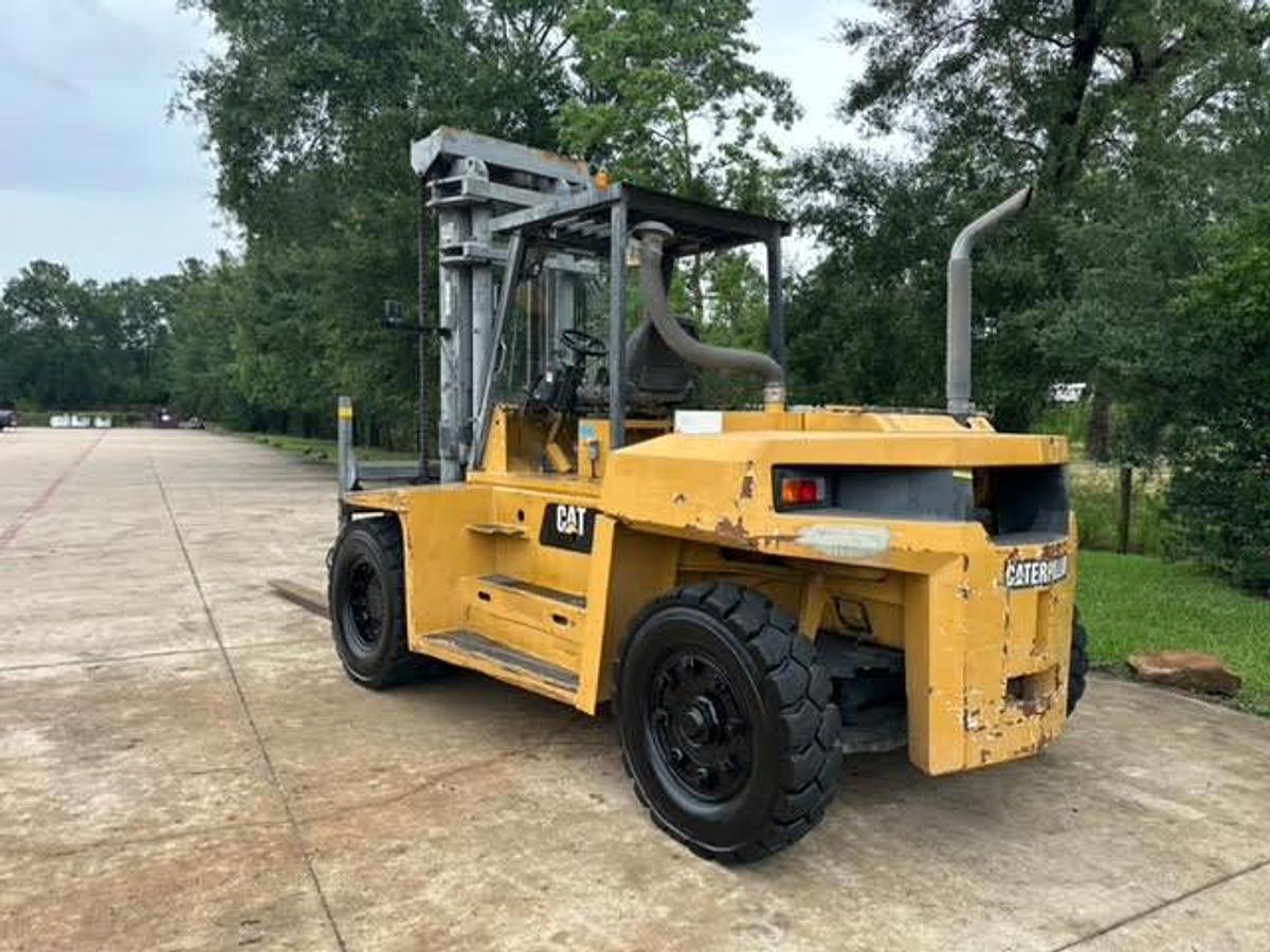 Used 2004 CAT DP115