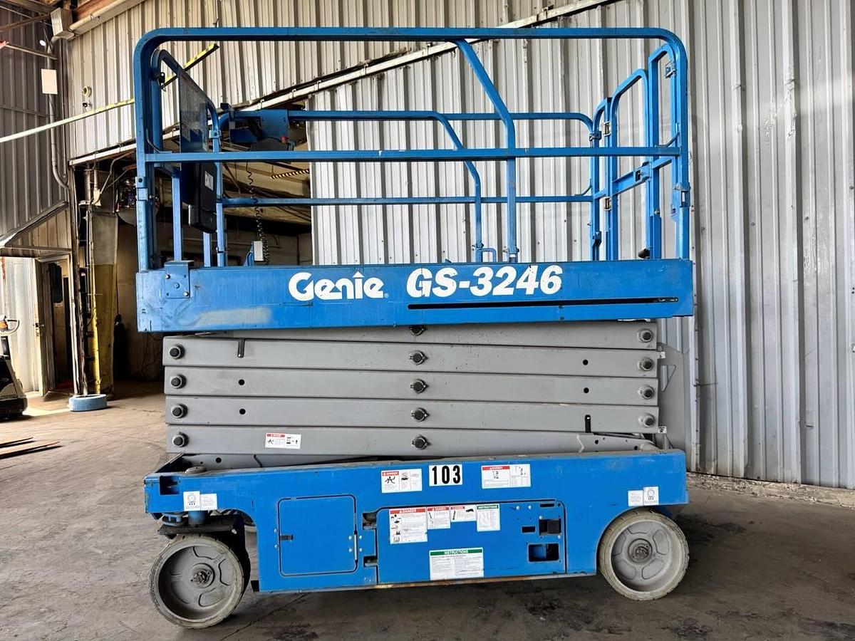 Used 2016 Genie GS-3246