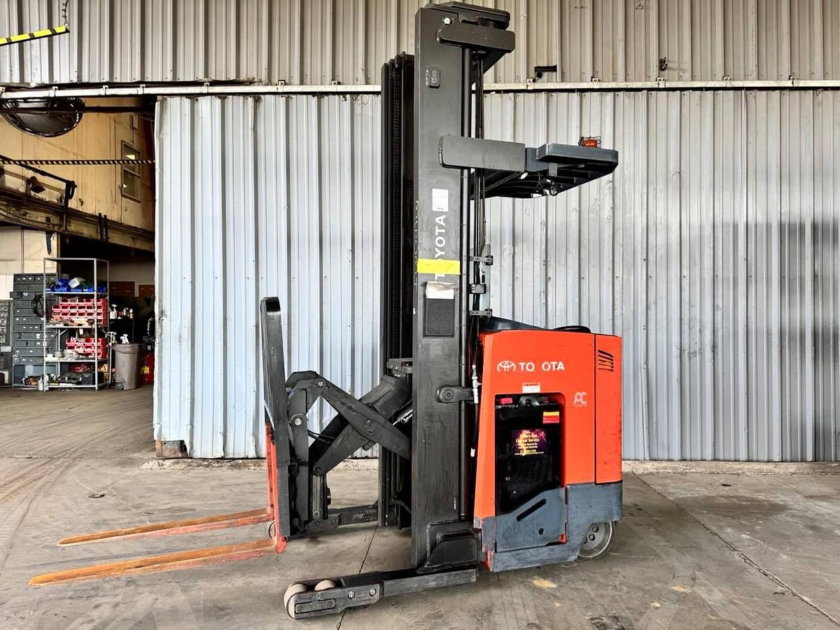 Used 2015 Toyota 9BRU23 Reach Truck - 271" Lift