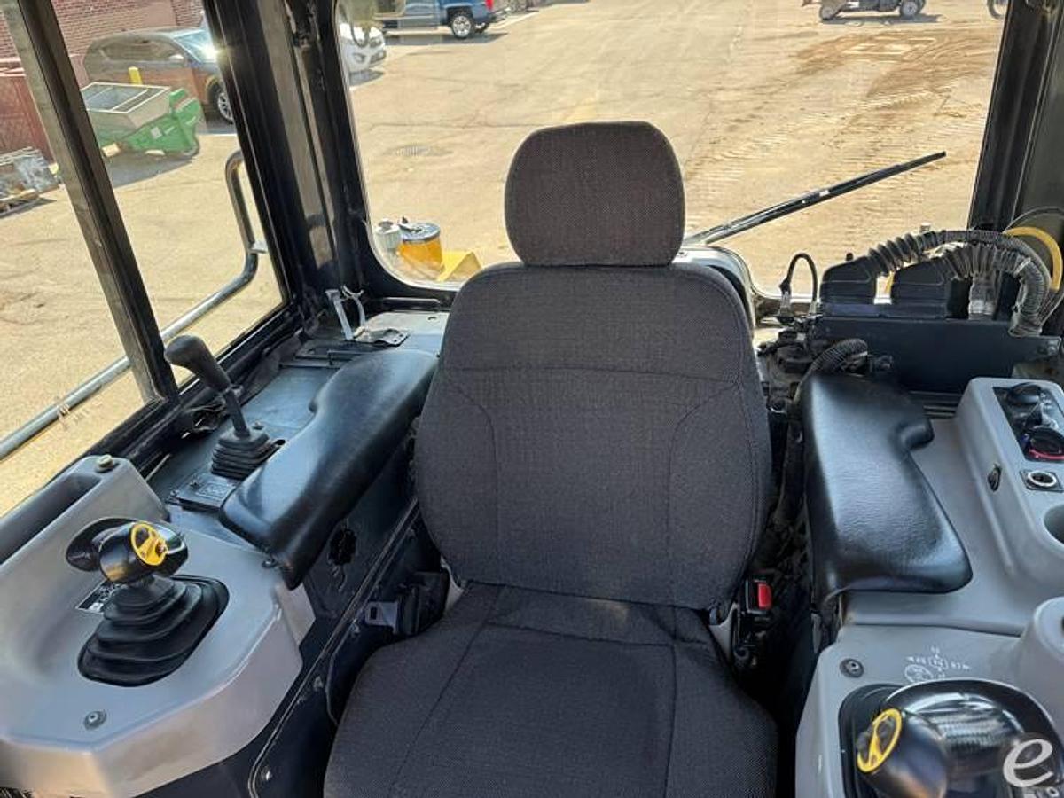 Used 2014 Komatsu D61PX-23