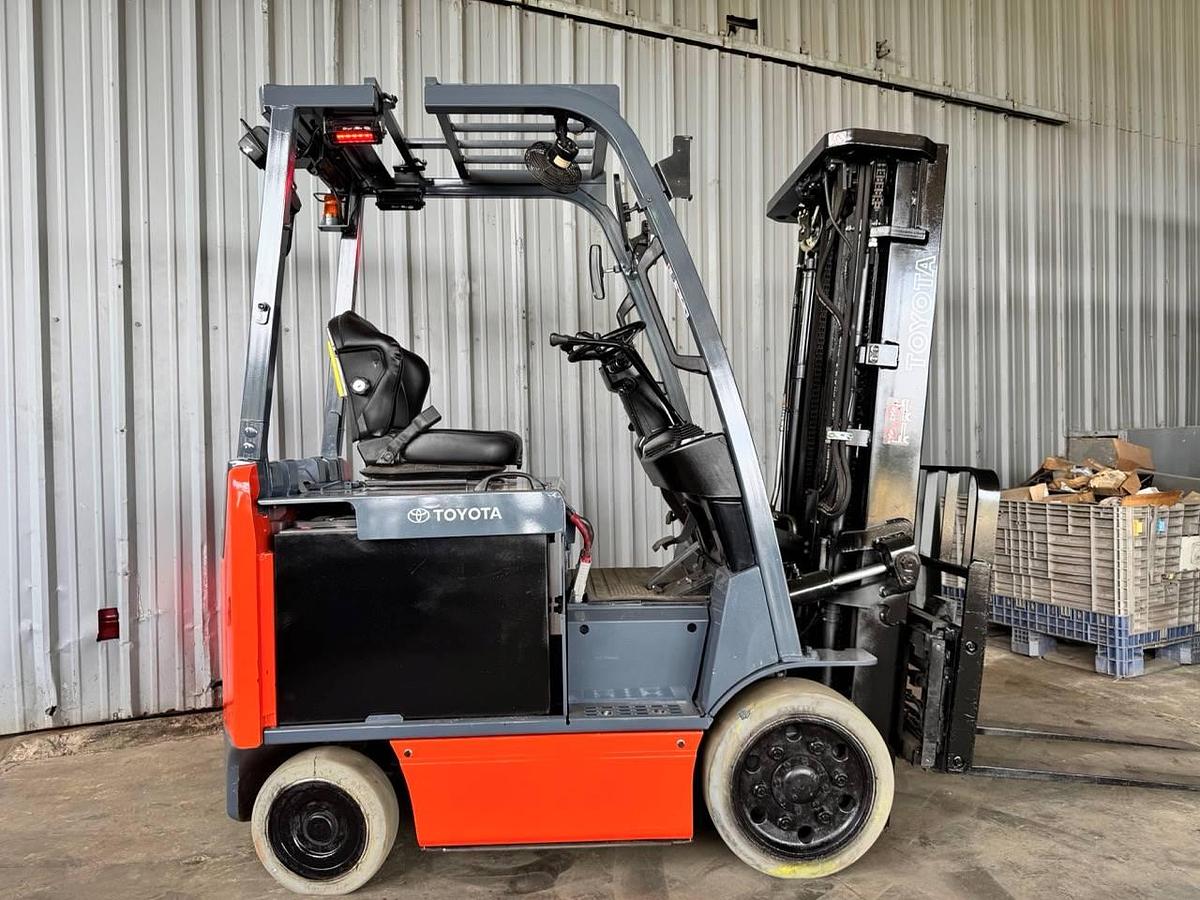 Refurbished RECONDITIONED: 2018 Toyota 8FBCU25 - 5,000 Lb. Electric Forklift!