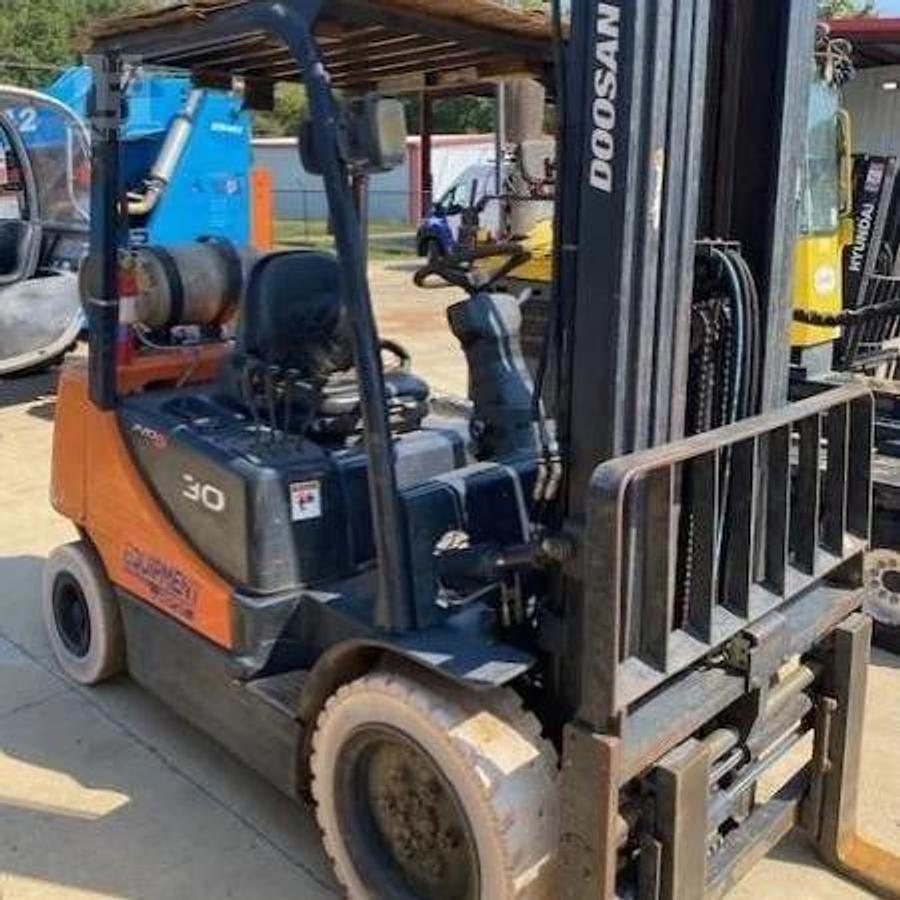 Used 2015 DOOSAN G30E-5