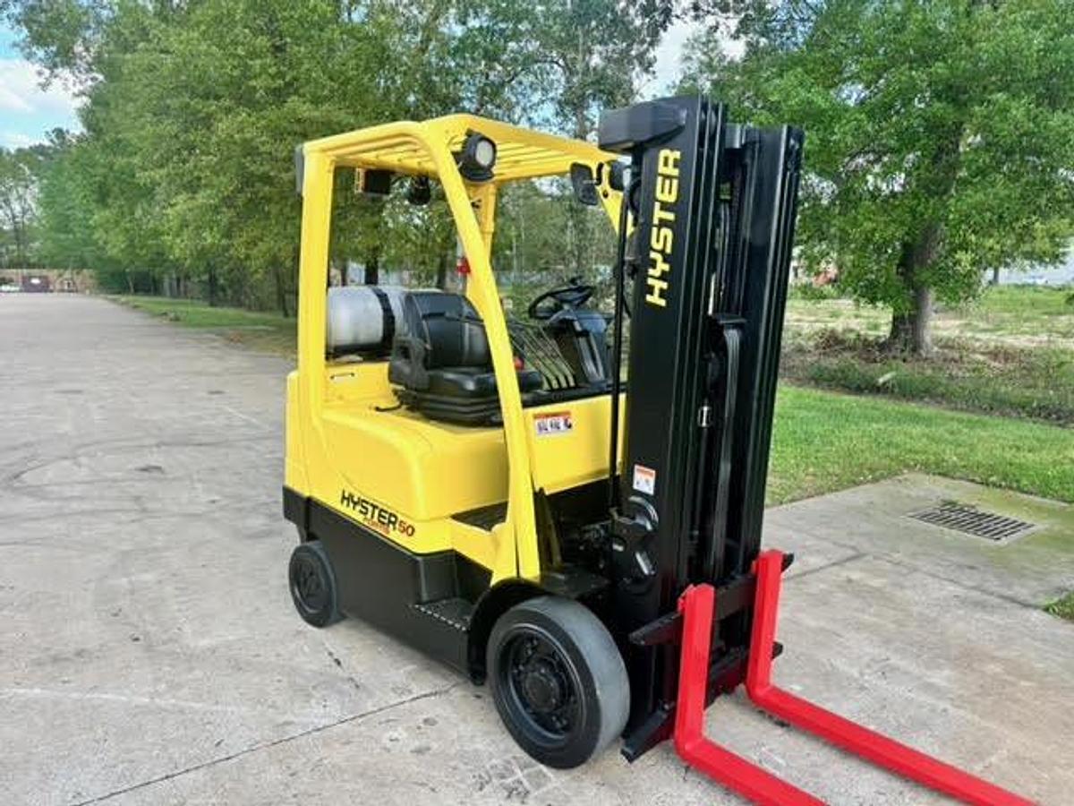 Refurbished RECONDITIONED: 2017 Hyster S50FT