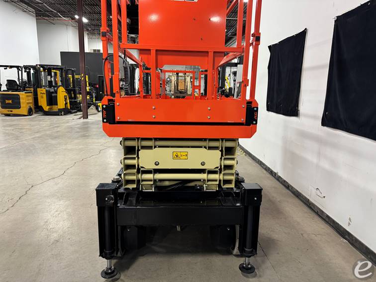 2023 JLG ES2646