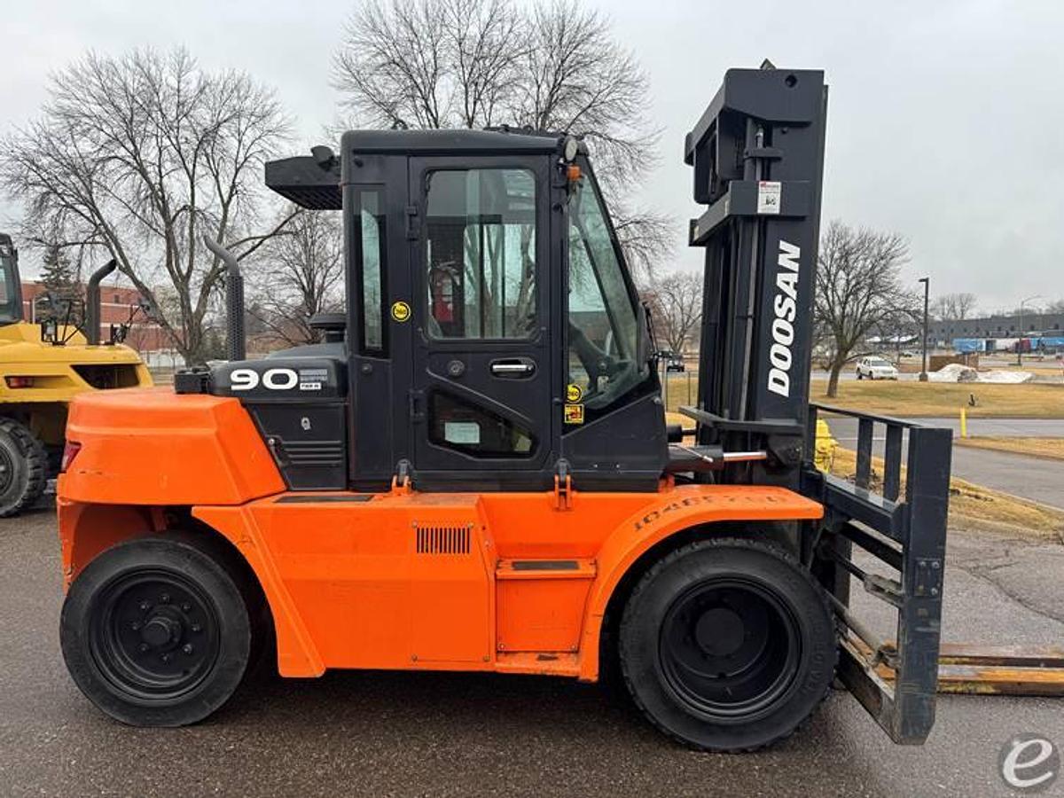 Used 2017 DOOSAN D120S-7 -  26,500 Lbs. CAPACITY