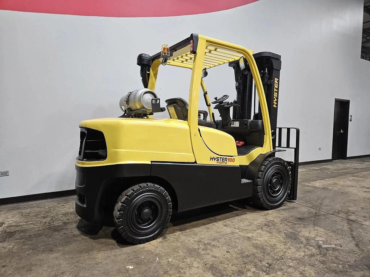 Refurbished 2018 Hyster H100FT - 10,000 LB w/ SSFP