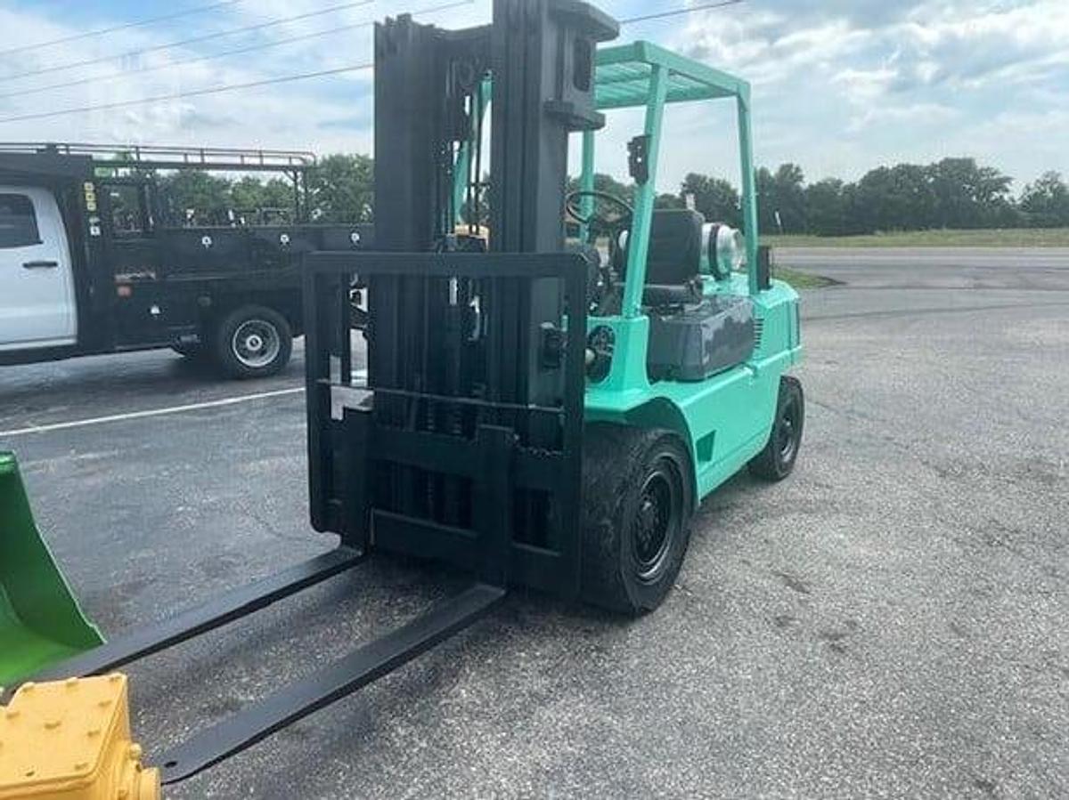 Used 2000 Mitsubishi FG35