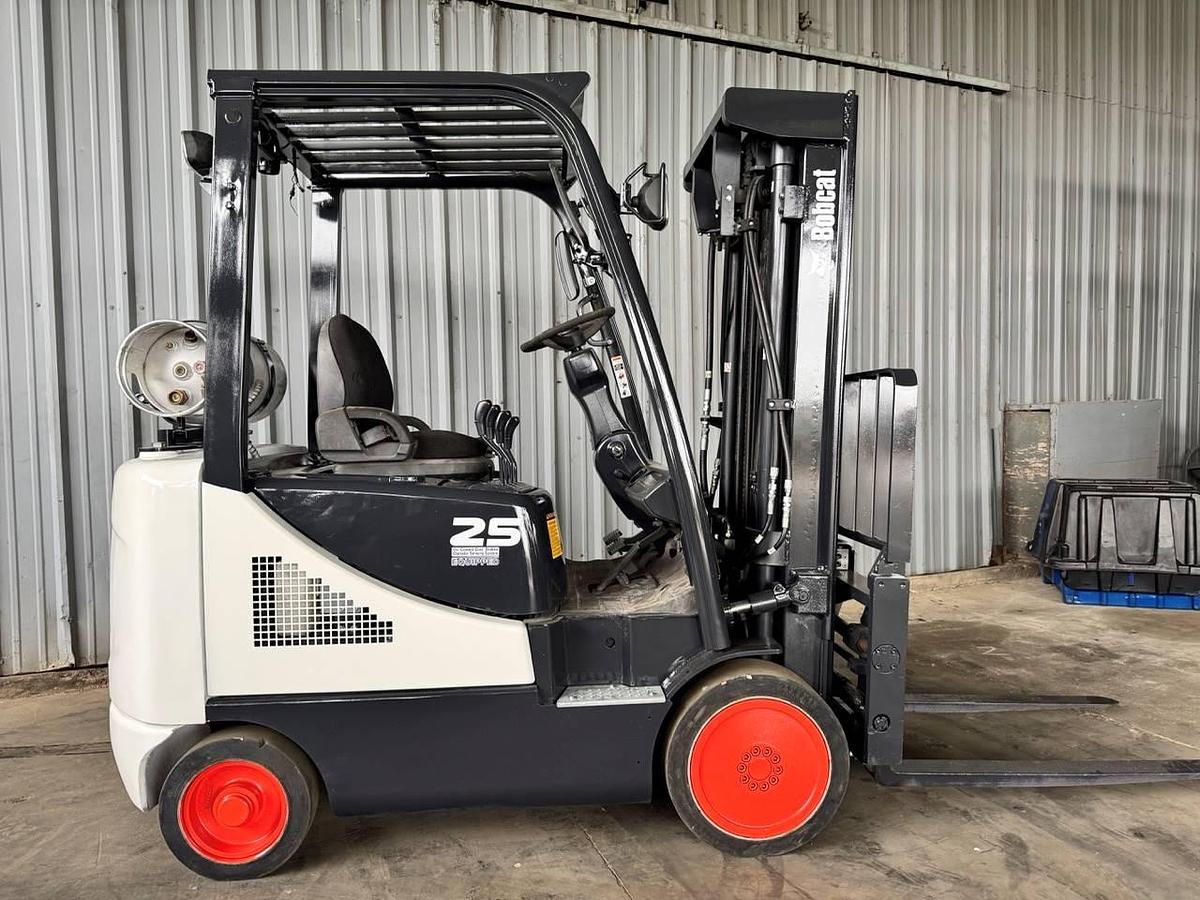 Refurbished 2014 Doosan BobCat GC25P-5