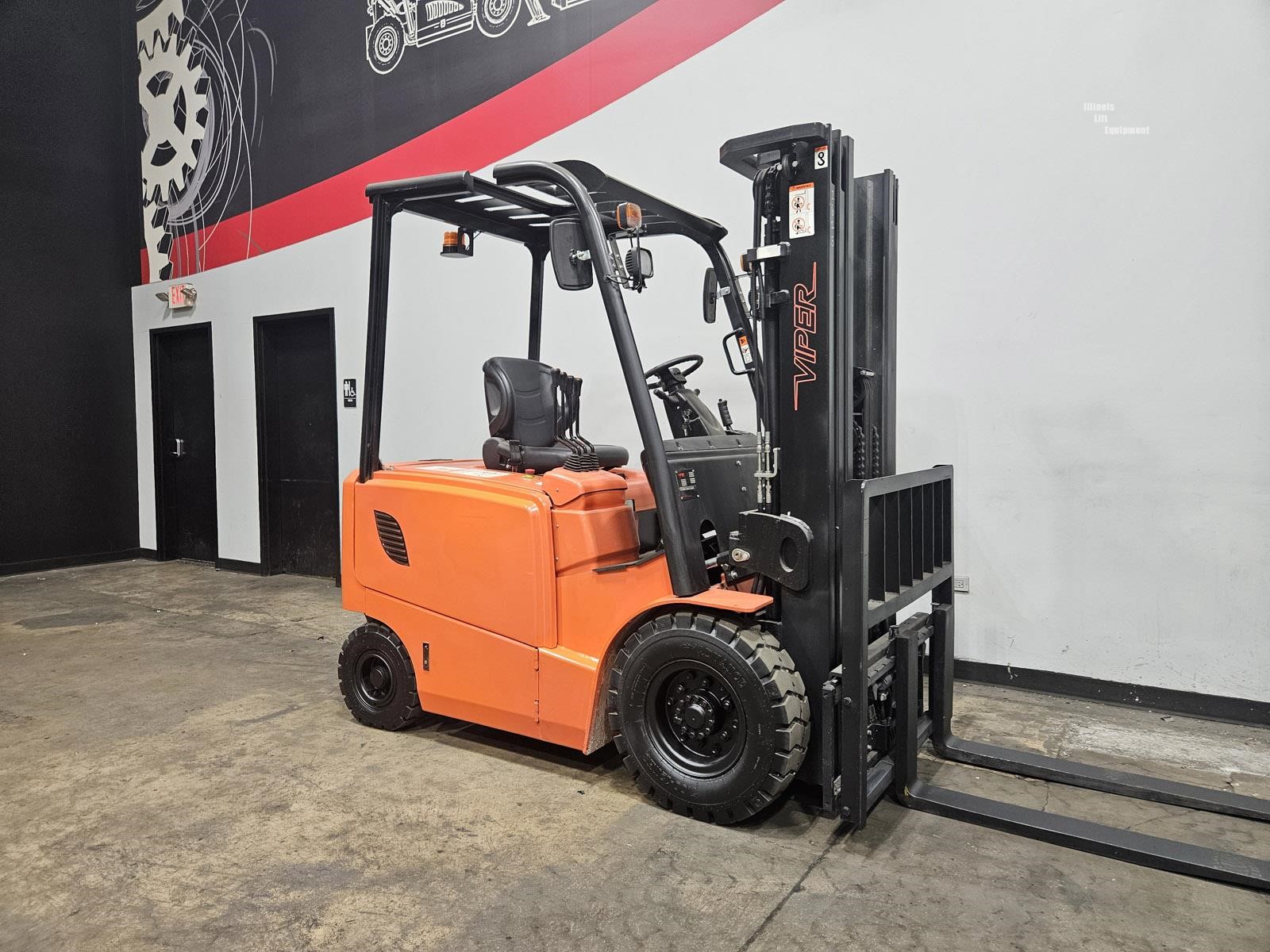 Used 2023 VIPER FB25