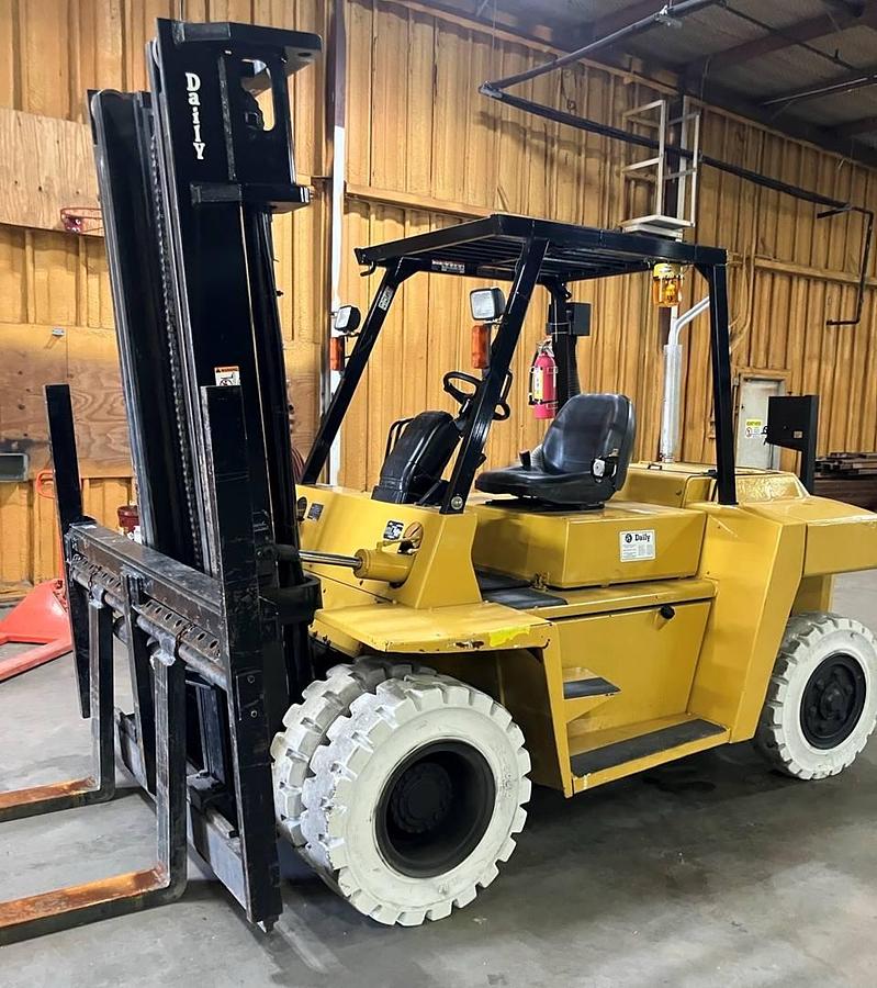 Used SO NICE!!! 2003 CAT DP70 = 15,500 Lbs. Capacity