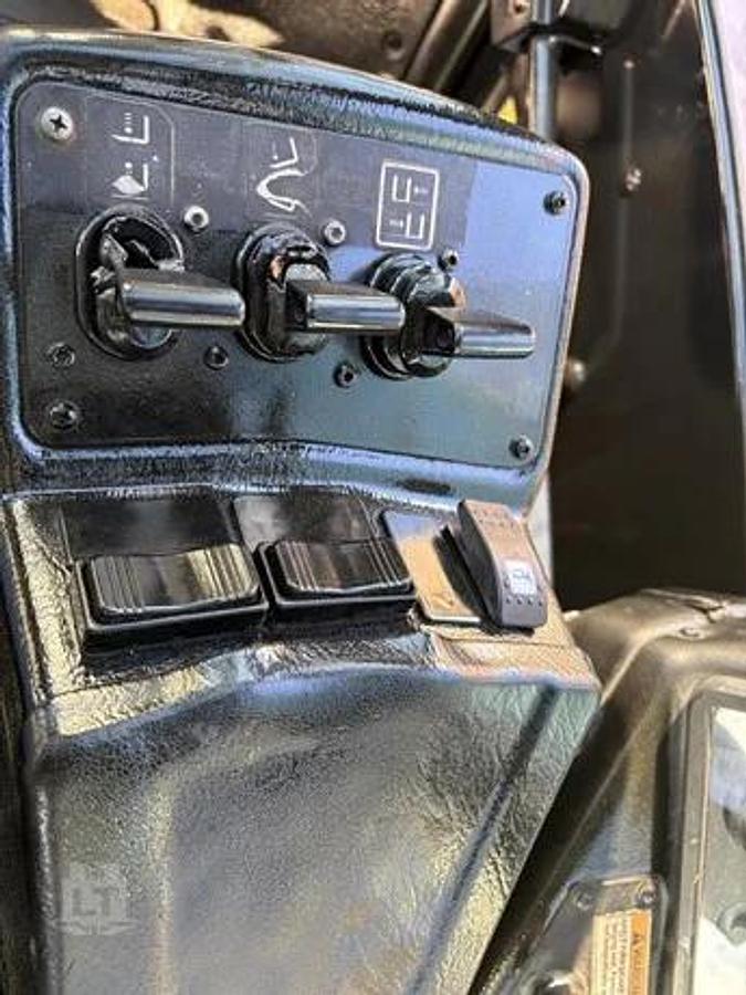 Used RECONDITIONED: 2017 HYSTER H330HD