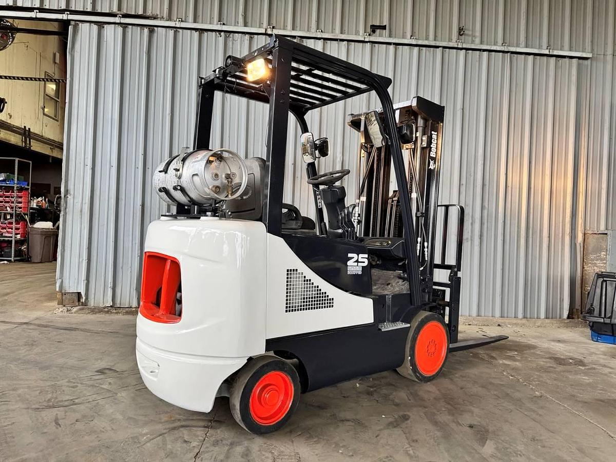 Refurbished 2014 Doosan BobCat GC25P-5