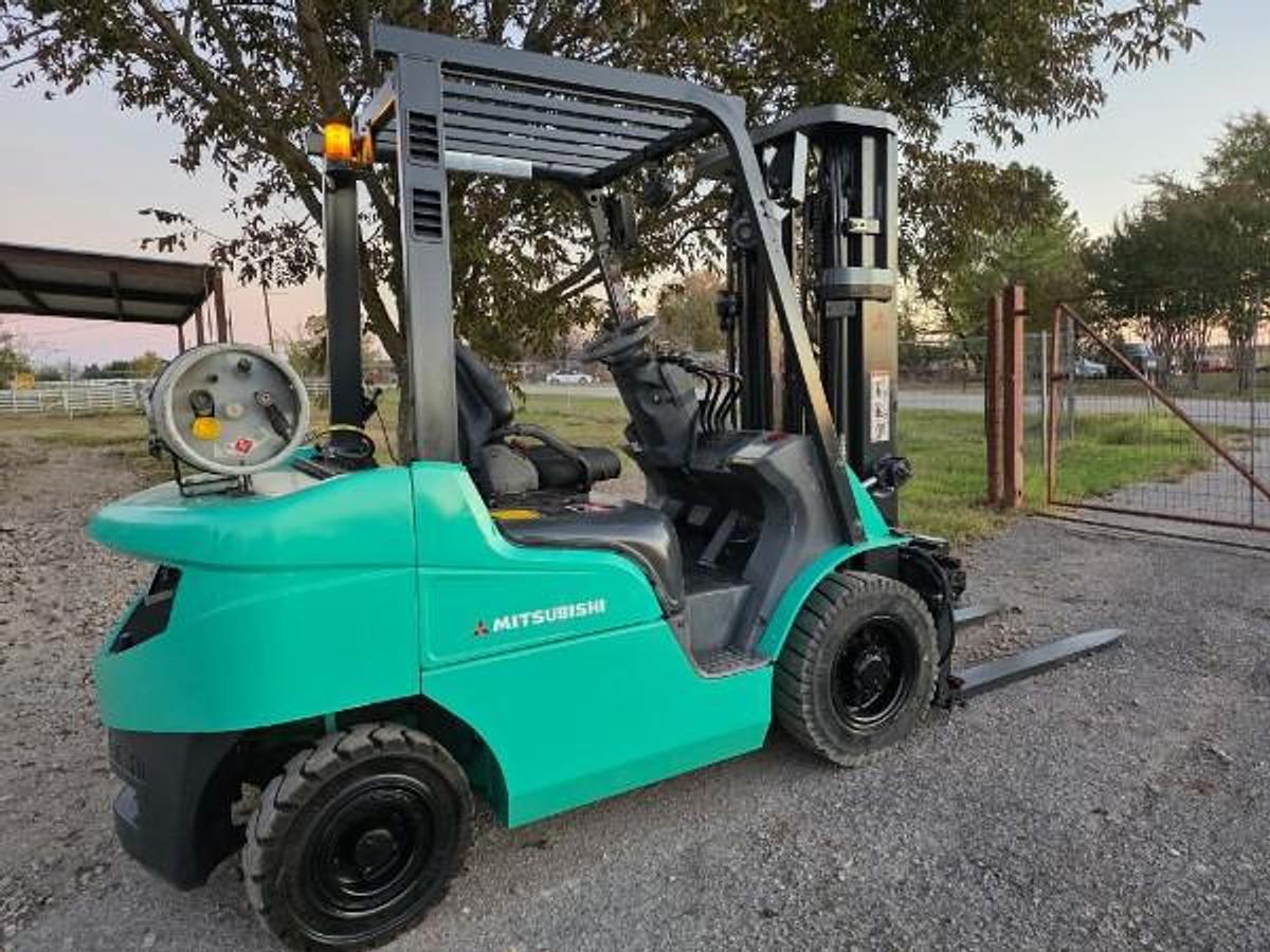 Refurbished 2017 Mitsubishi FG25N