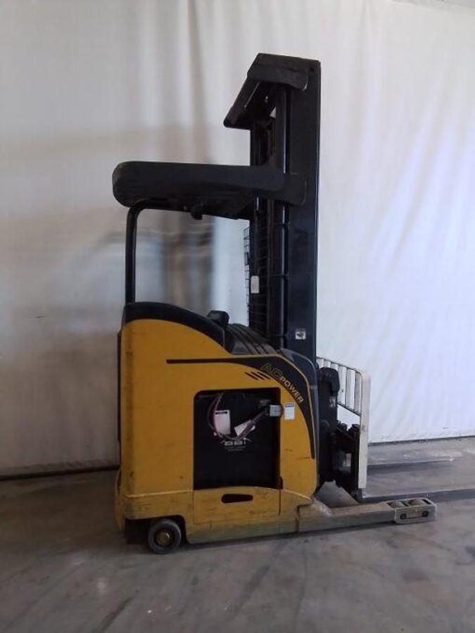 Used 2005 Yale NDR030CBN Deep Reach Truck