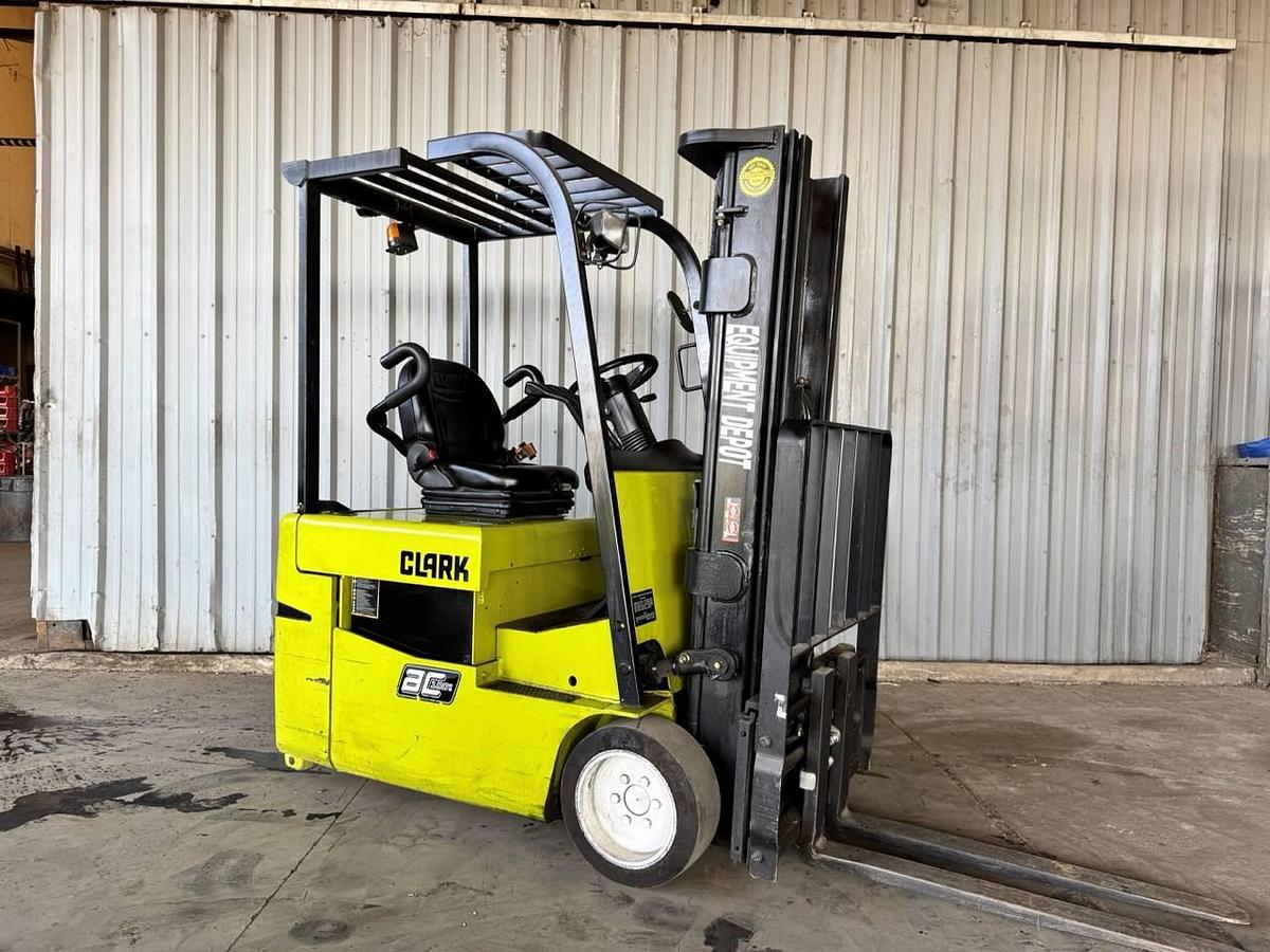 Used 2015 Clark TMX15