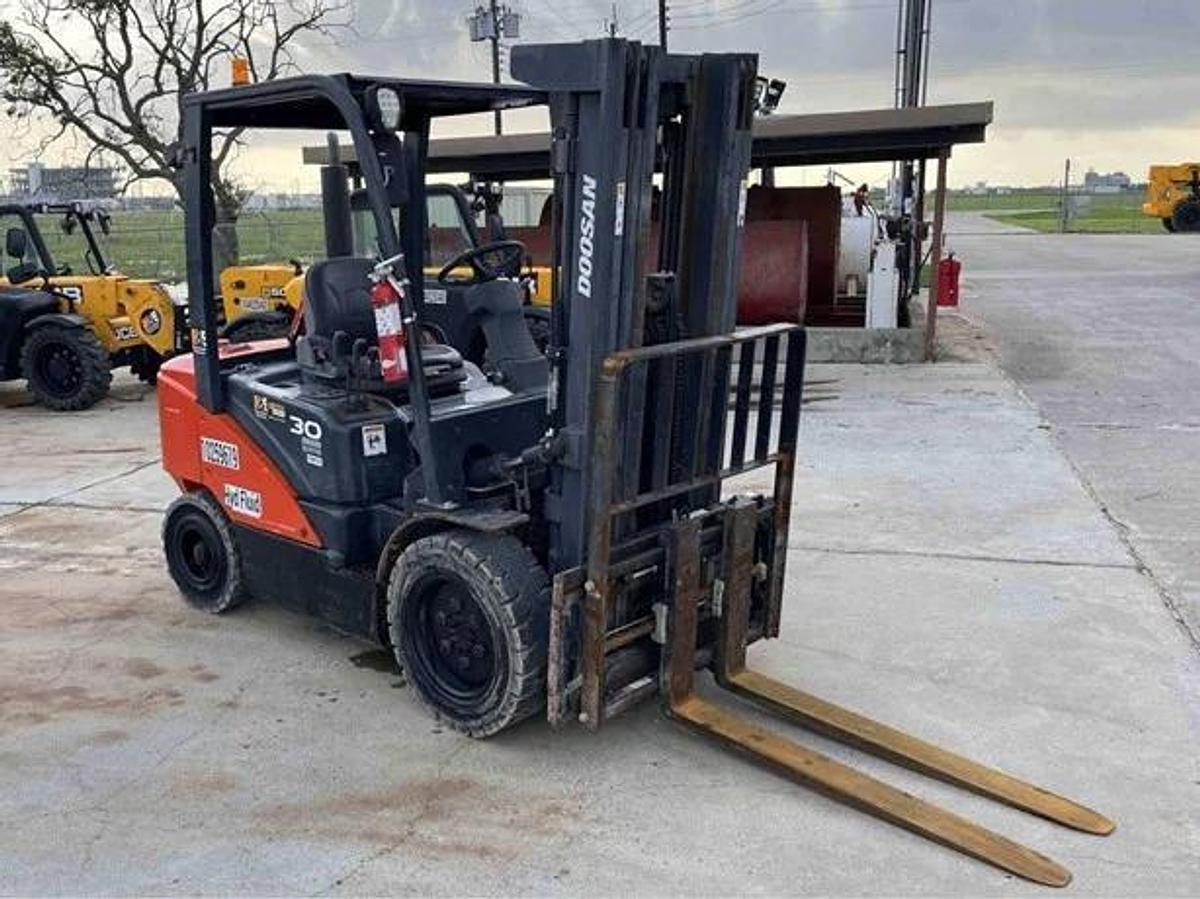 Used 2018 Doosan D30S-7