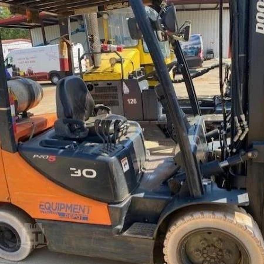 Used 2015 DOOSAN G30E-5