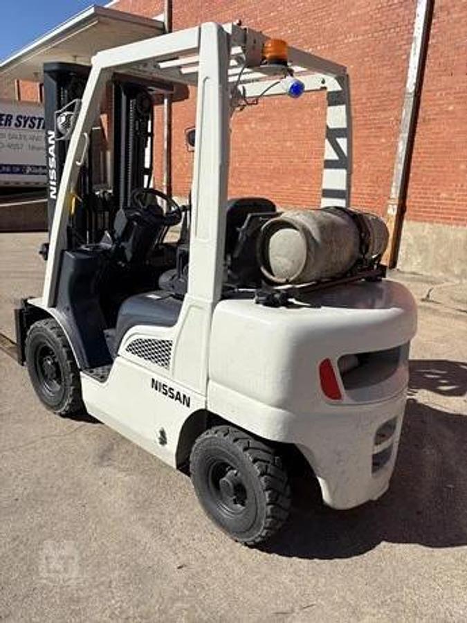 Used 2016 Nissan MU1F2A25LV