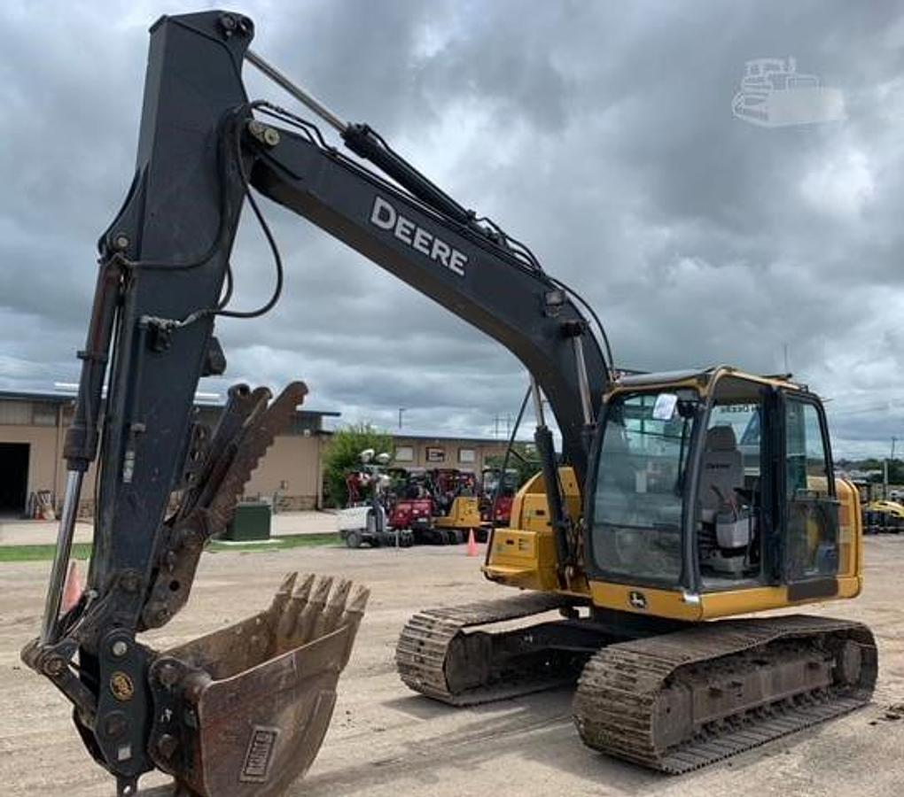 Used 2017 Deere 130G