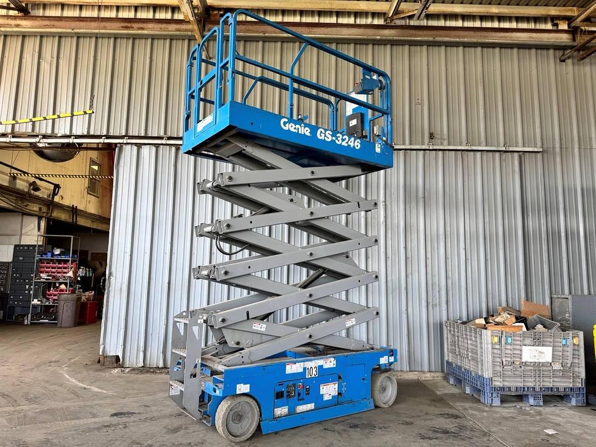 Used 2016 Genie GS-3246