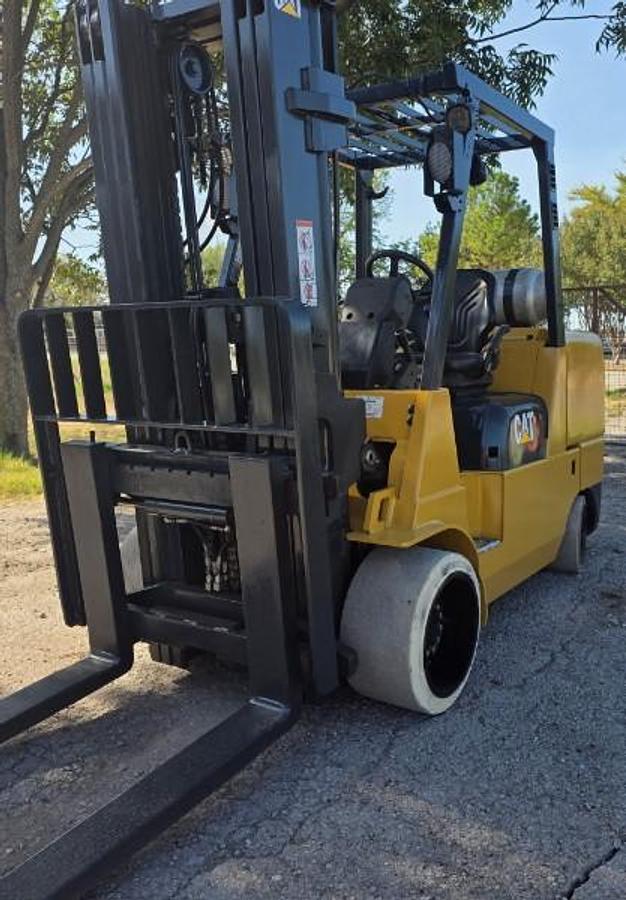 Refurbished WOW! 2007 CAT/MITSUBISHI FGC55K - 12K LBS.