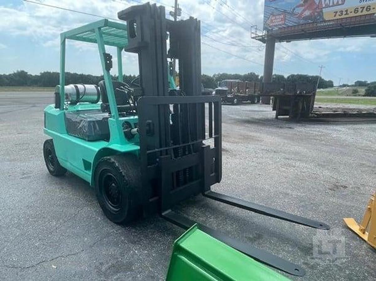 Used 2000 Mitsubishi FG35