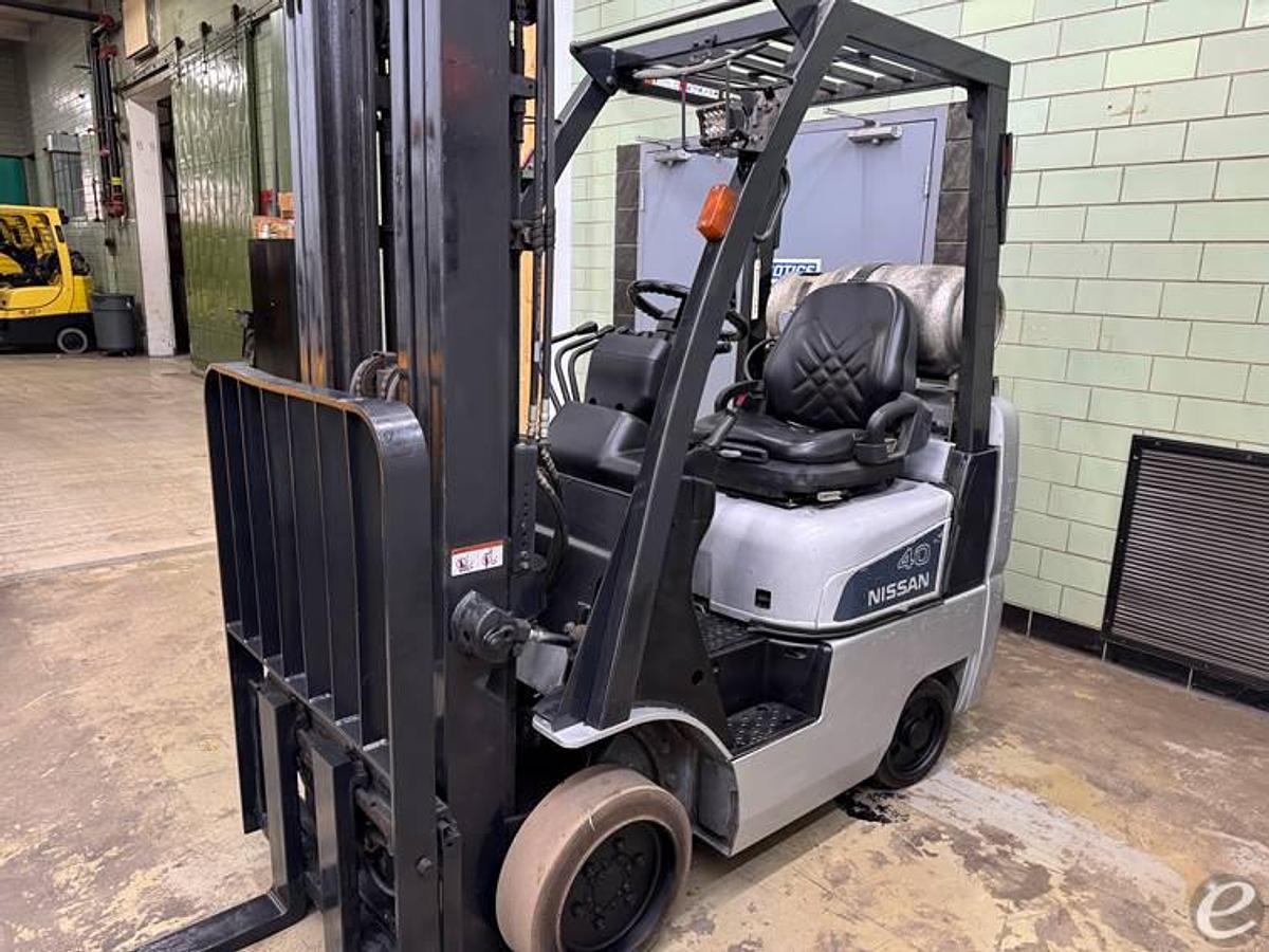 Used 2009 Nissan CFS40