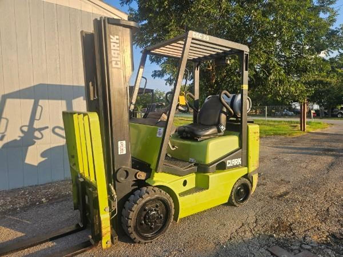 Used 2000 Clark CGC25