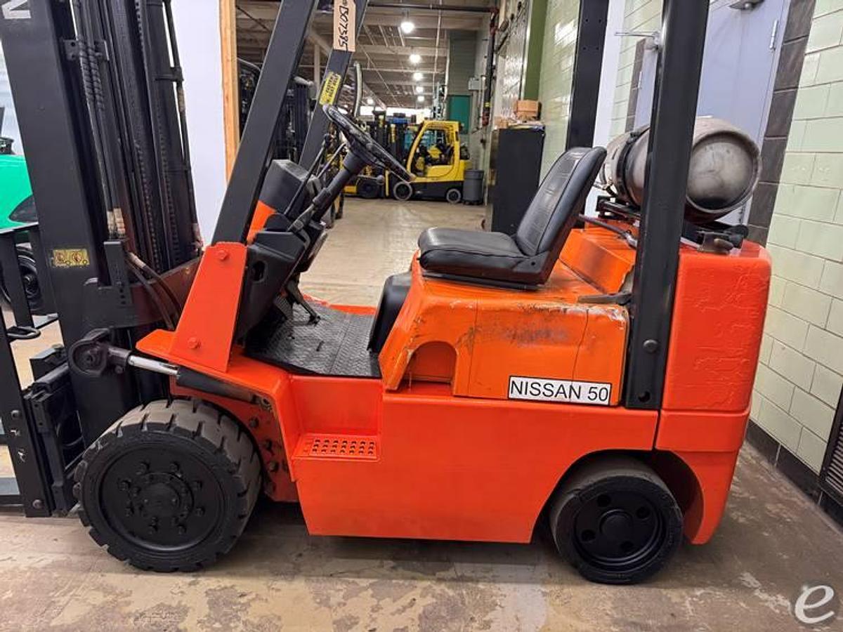 Used 2003 NISSAN C5000