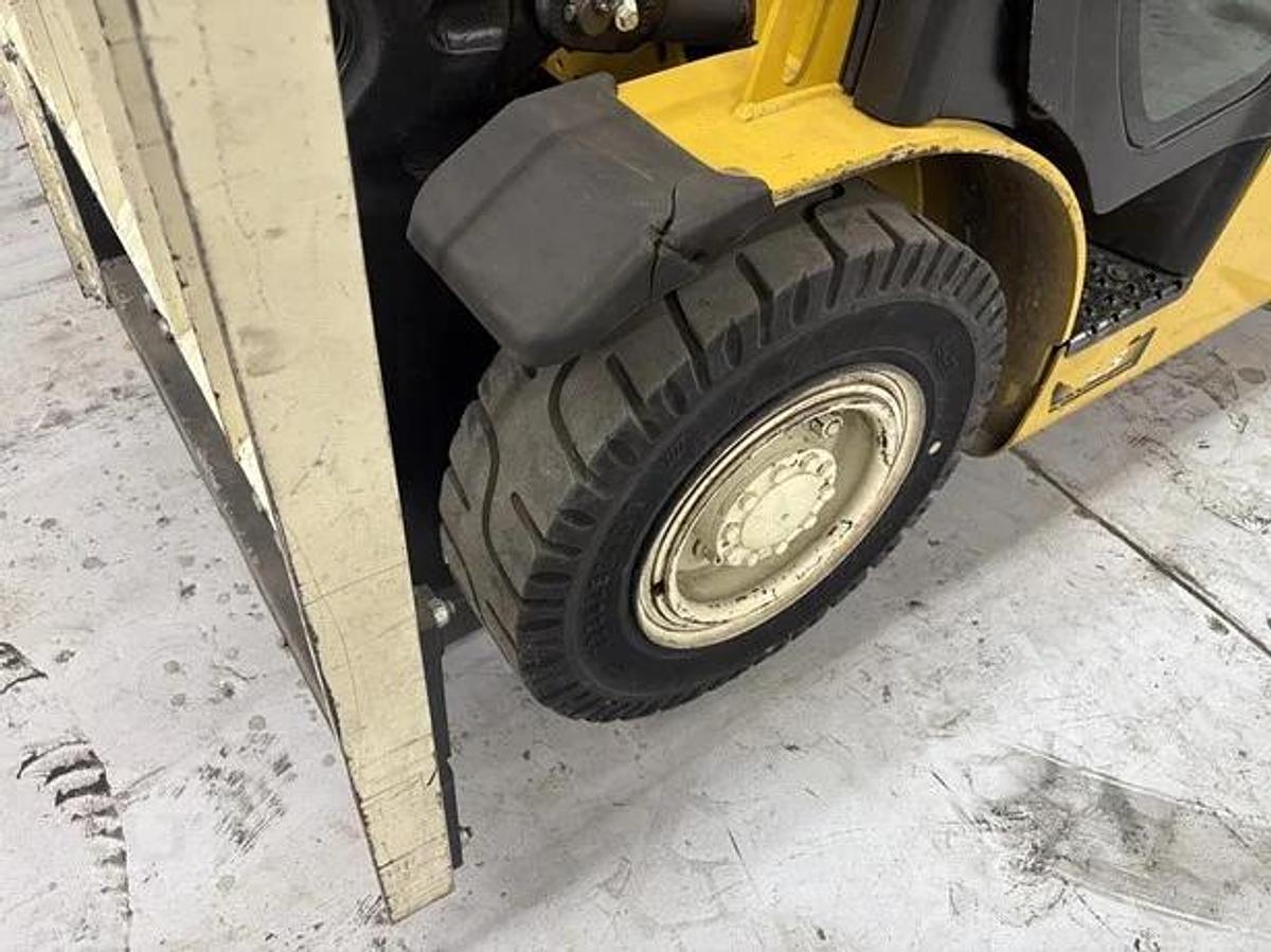 Used 2017 Yale GLP050VX - LOW HOURS!