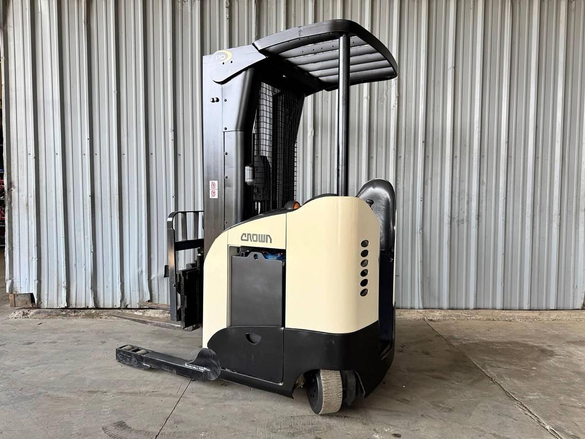 Used 2009 Crown RD5225-30