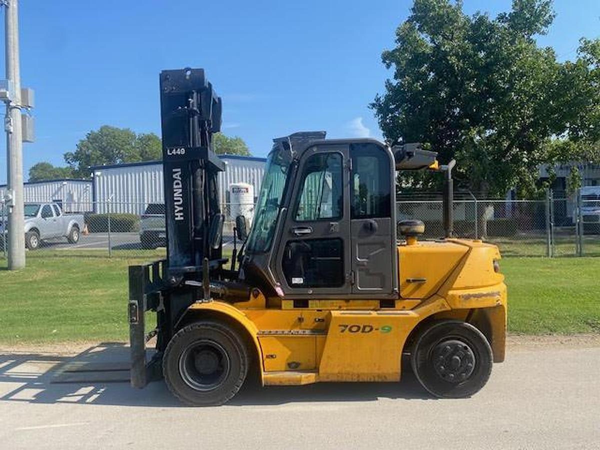 Used 2016 Hyundai 70D-9 W/ 3,445 HOURS!