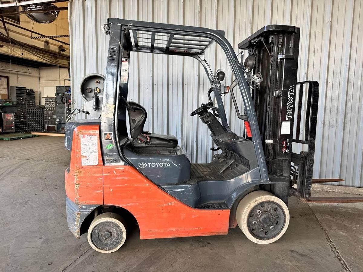 Refurbished 2012 Toyota 8FGCU25