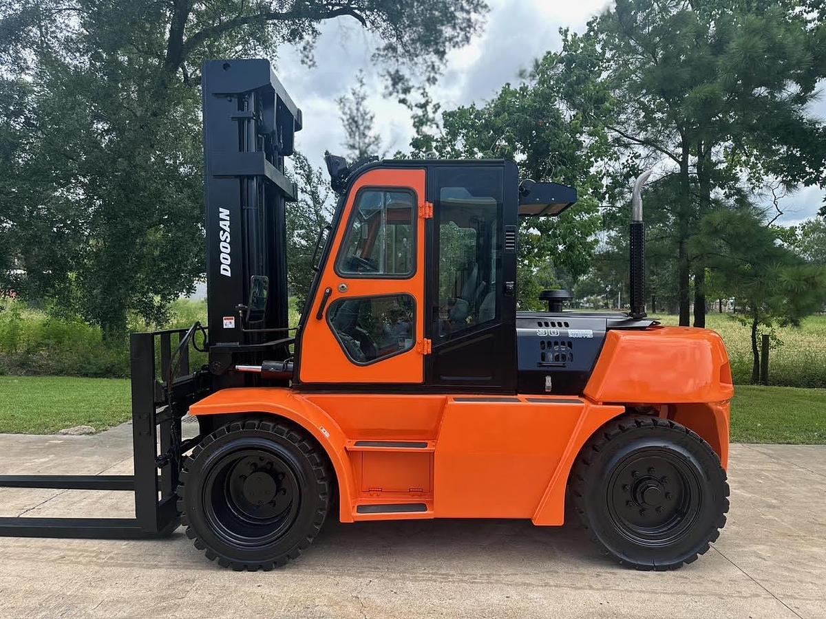 Used 2020 DOOSAN D70S-7 -  15,500 Lbs. CAPACITY