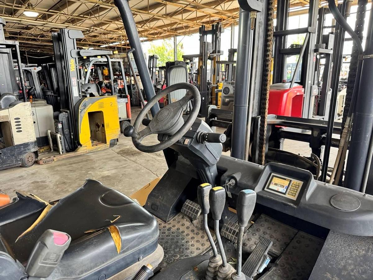Used 2018  Clark VD155P