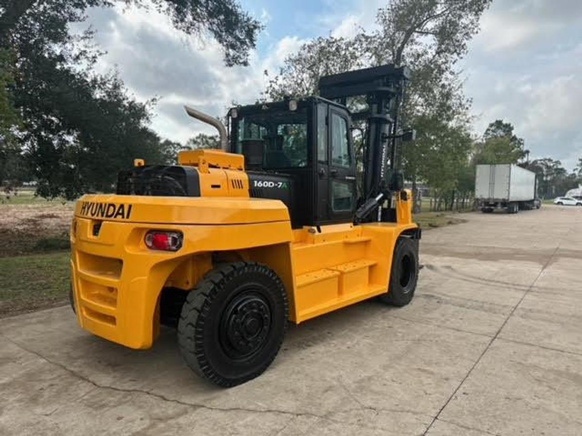 Refurbished 2015 Hyundai 160D-7A